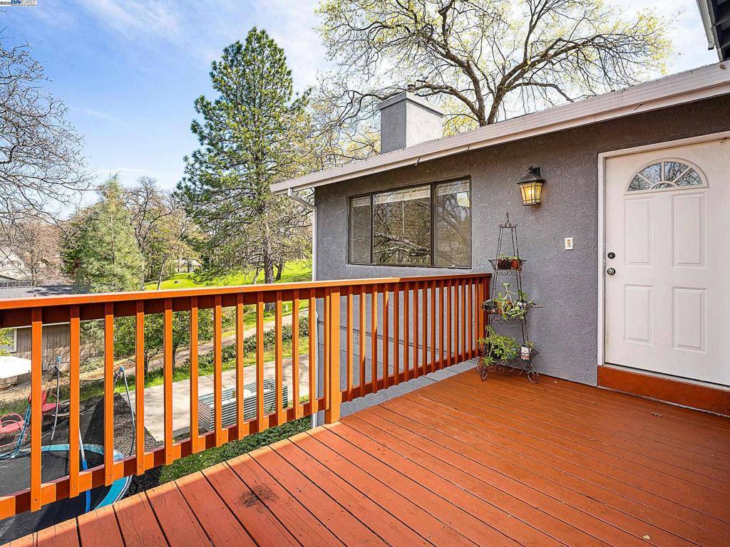 Auburn, CA 95602,23889 Oakmont Way