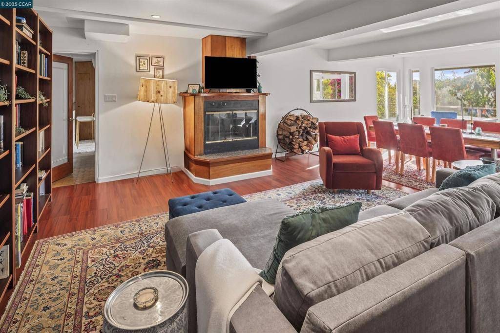 Kentfield, CA 94904,Address not disclosed