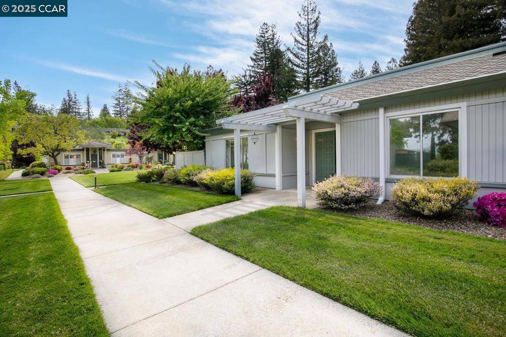 Walnut Creek, CA 94595,1441 Skycrest Dr #1