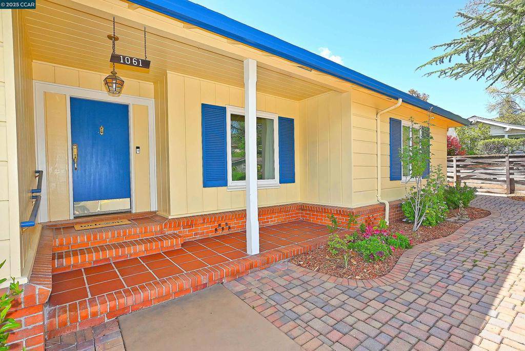 Lafayette, CA 94549,1061 Laurel Dr