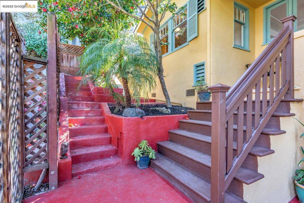 Oakland, CA 94611,99 Montell St