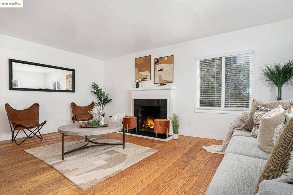 Oakland, CA 94619,4472 Masterson St