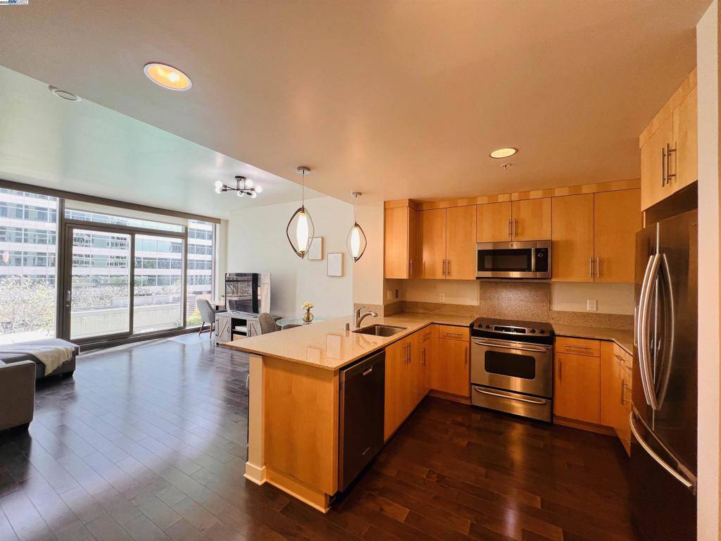 San Jose, CA 95110,38 N Almaden Blvd #608