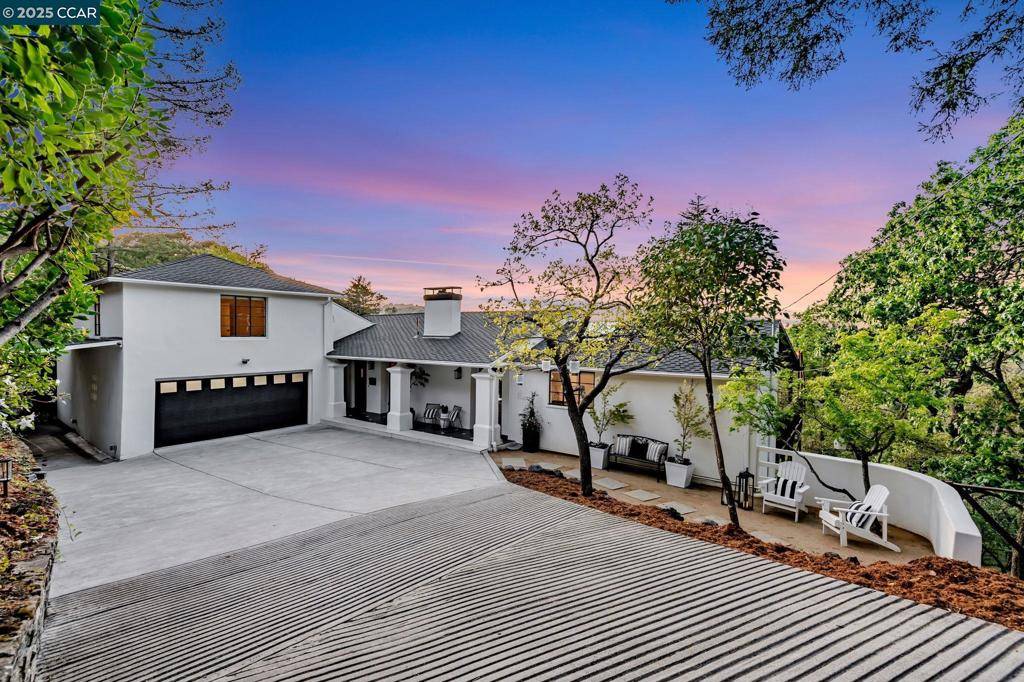 Orinda, CA 94563-3912,44 Oak Drive