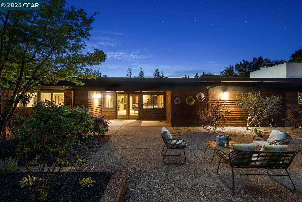 Orinda, CA 94563,5 Brookbank Road