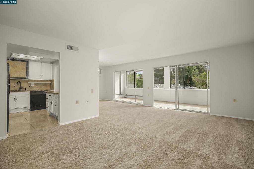 Walnut Creek, CA 94595,1131 Oakmont Dr #6