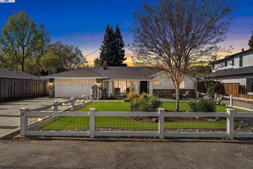 Danville, CA 94526,13 Mary Court