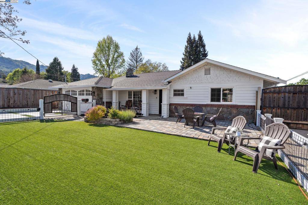 Danville, CA 94526,13 Mary Court