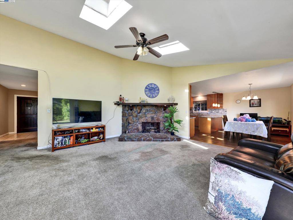 2755 Sheffield Pl Castro Valley, CA 94546