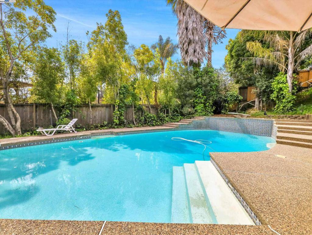 Castro Valley, CA 94546,2755 Sheffield Pl