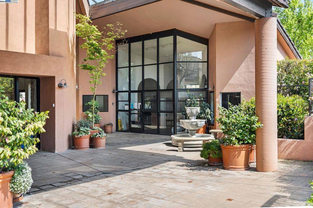 Fremont, CA 94538,39199 Guardino Dr #374