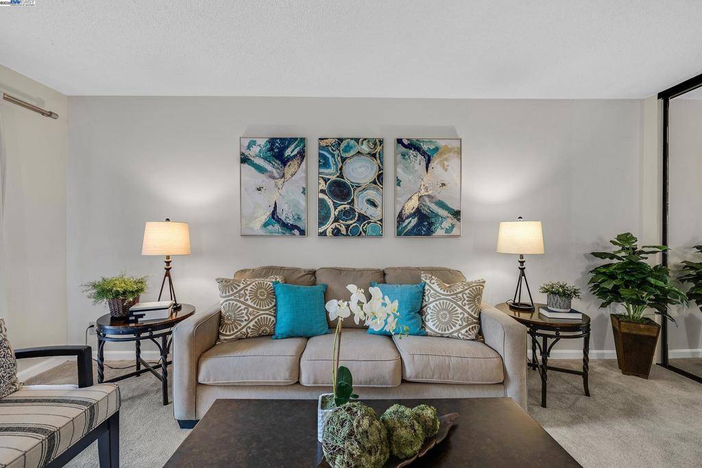 Walnut Creek, CA 94596,420 N Civic Dr #101