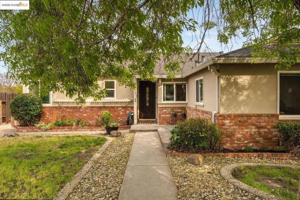 Antioch, CA 94509,1901 Woodland DR