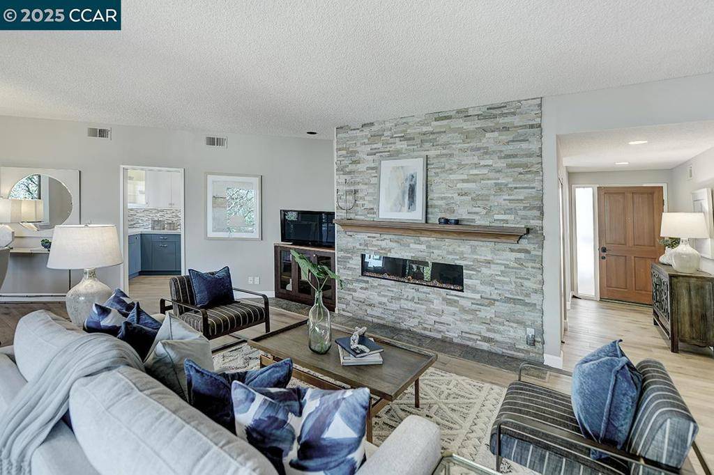 Walnut Creek, CA 94595,3711 Terra Granada Dr #4B