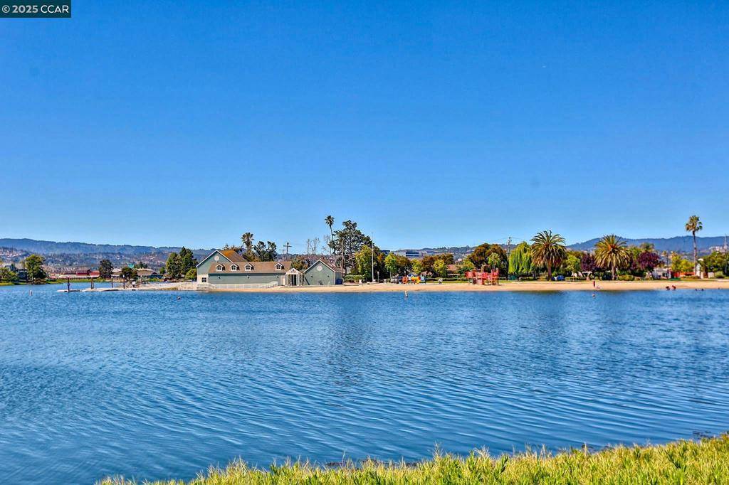 San Mateo, CA 94404,978 Shoal Dr