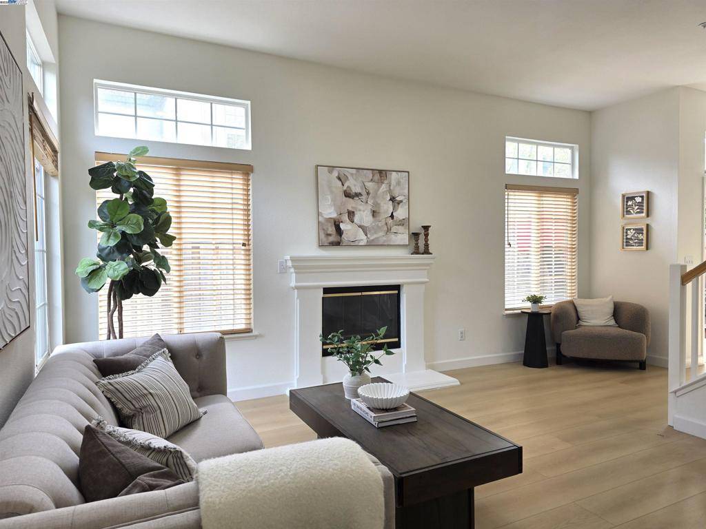 Pleasanton, CA 94588,4073 Nice Ct