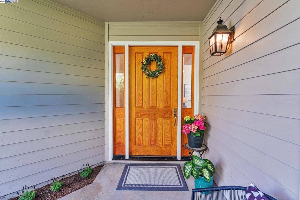 Pleasanton, CA 94588,7961 Kemper Ct