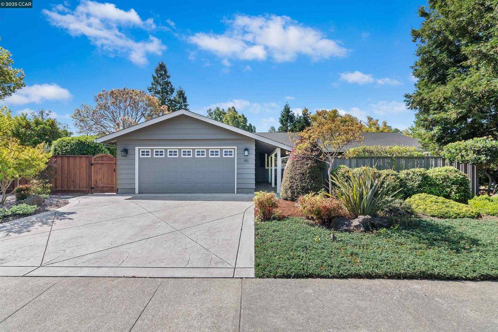 Walnut Creek, CA 94598,911 Walnut Ave