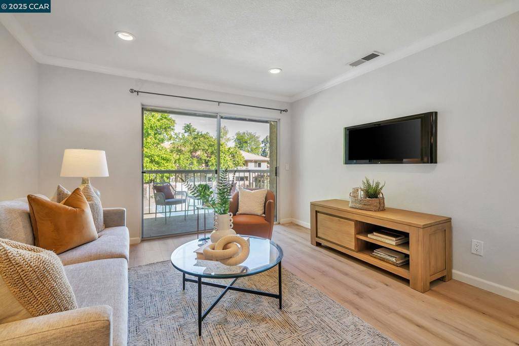 Livermore, CA 94550,1324 Chateau Cmn #204