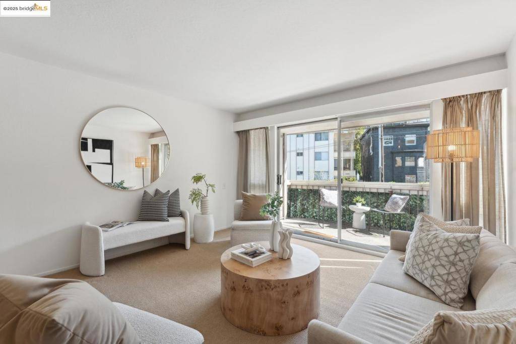 Oakland, CA 94611,323 Monte Vista AVE #103