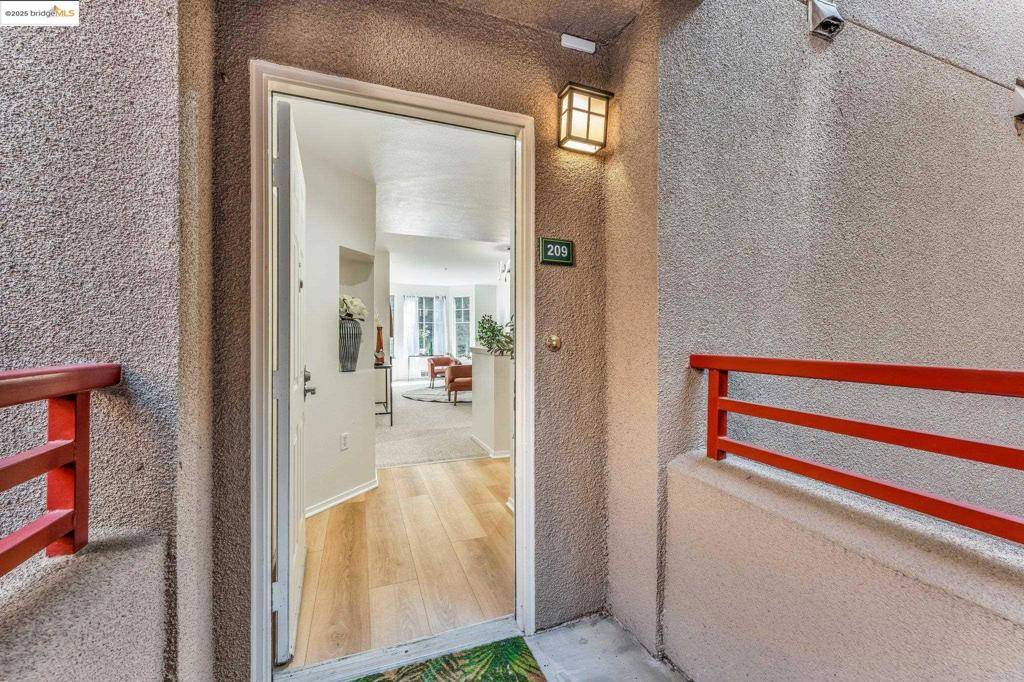 Oakland, CA 94618,240 Caldecott #209