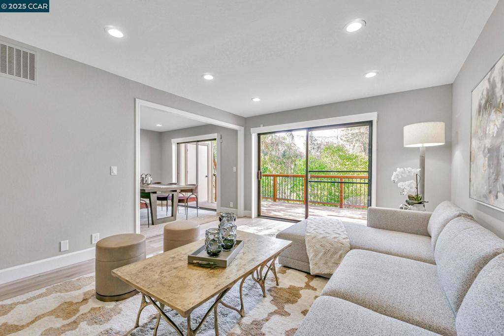 Alamo, CA 94507,152 Alamo Square Dr