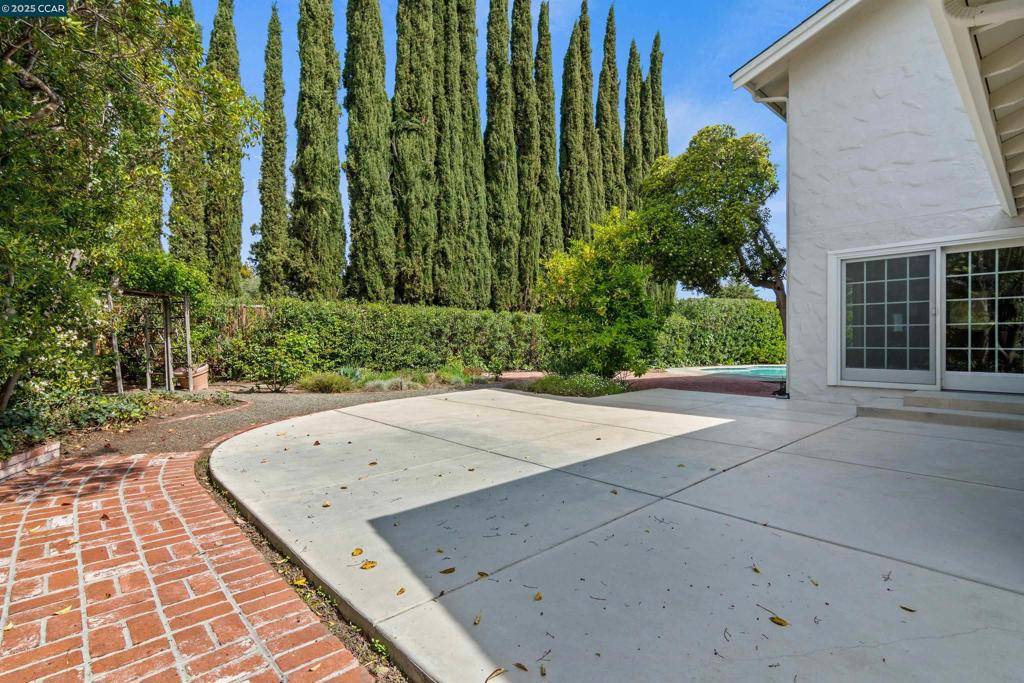 Walnut Creek, CA 94598,22 Yellowstone Ct