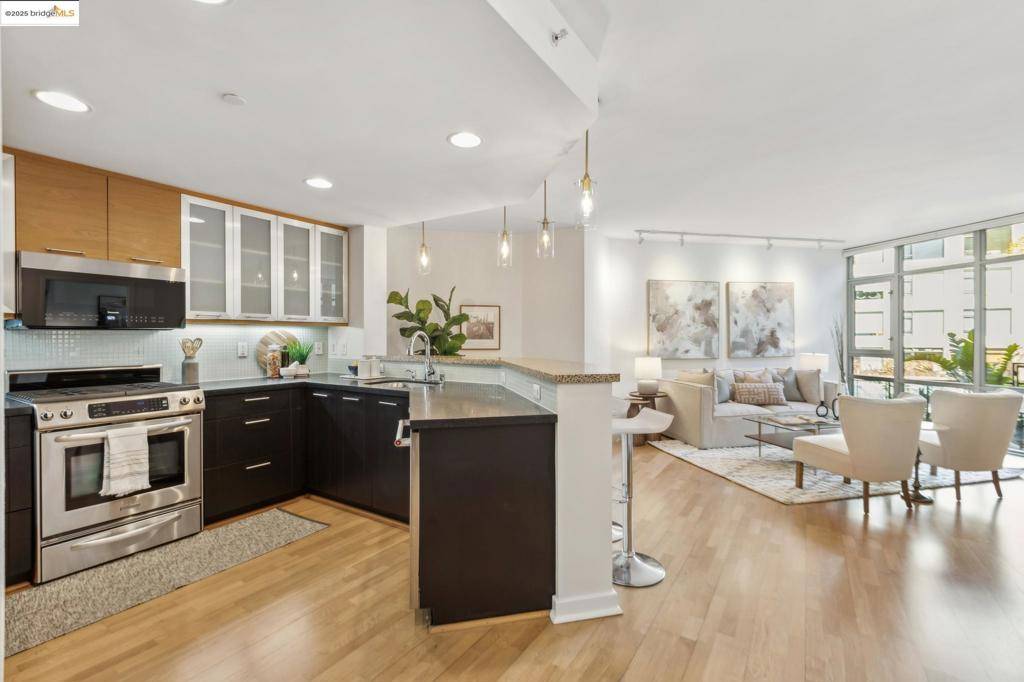 San Francisco, CA 94107,170 King St #504
