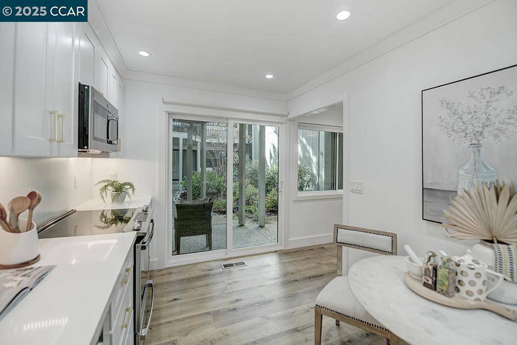 Walnut Creek, CA 94595,3064 Rossmoor Pkwy #6