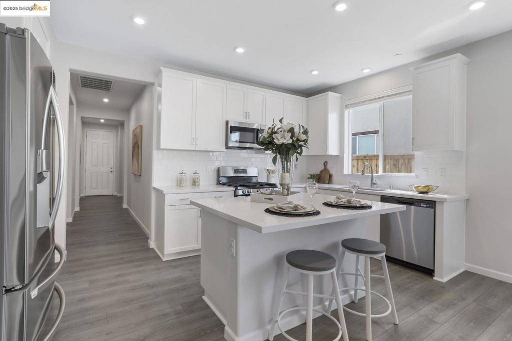 6819 Saint Elias WAY Stockton, CA 95219