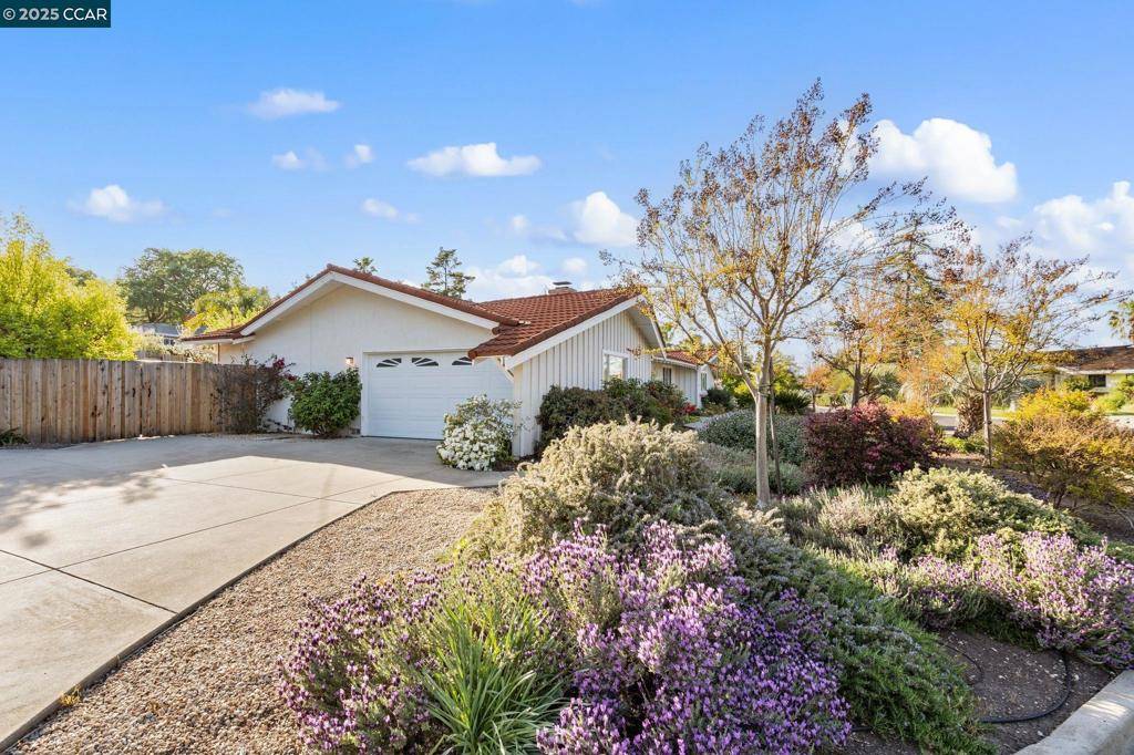 Concord, CA 94518-1647,3710 Northridge Dr
