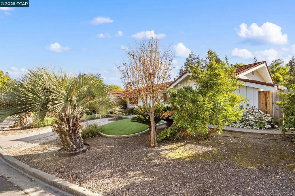 Concord, CA 94518-1647,3710 Northridge Dr