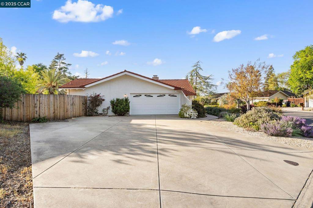 Concord, CA 94518-1647,3710 Northridge Dr