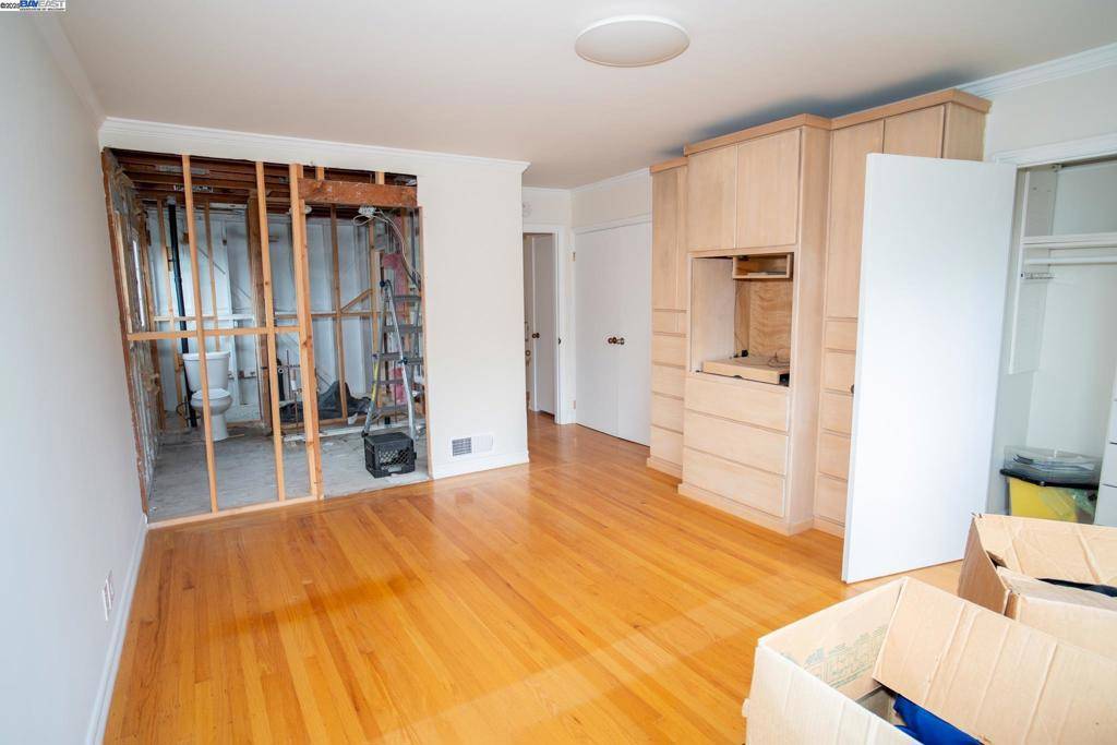 Address not disclosed Piedmont, CA 94611
