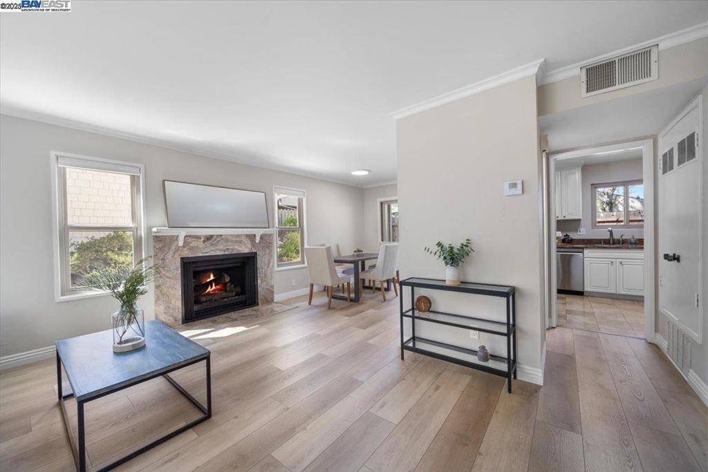 Moraga, CA 94556,427 Chalda Wy.