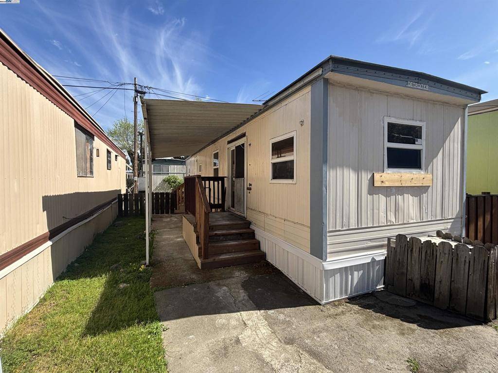 San Leandro, CA 94577,2399 E 14th St #16