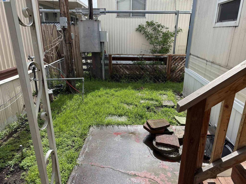 San Leandro, CA 94577,2399 E 14th St #16