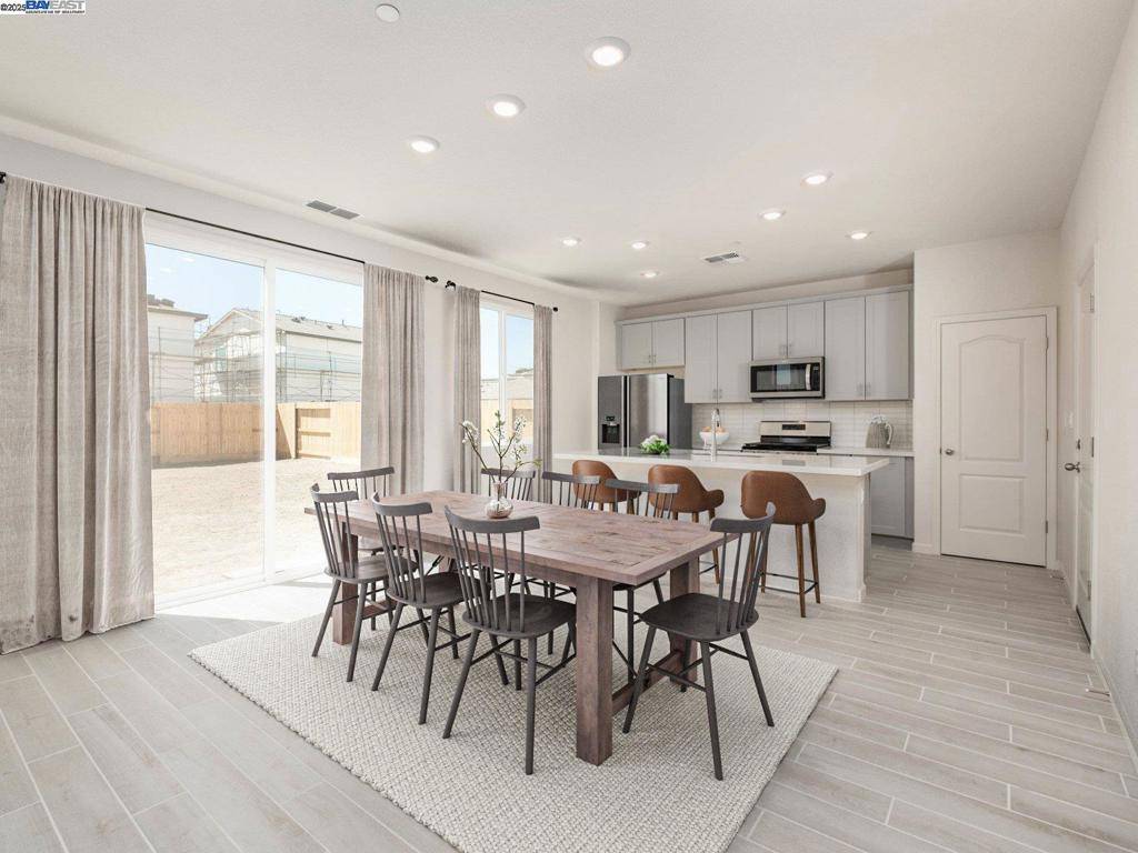 Vacaville, CA 95687,925 Veritas St