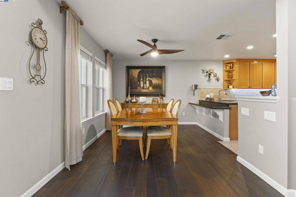20050 Summercrest Dr Castro Valley, CA 94552