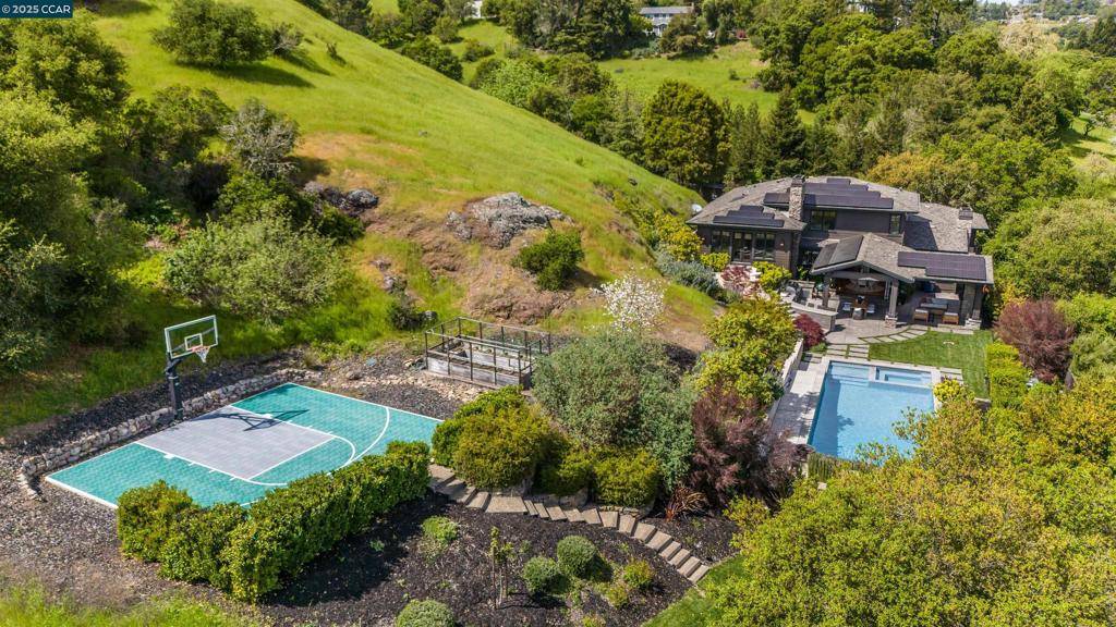 Orinda, CA 94563,38 Valley View Dr
