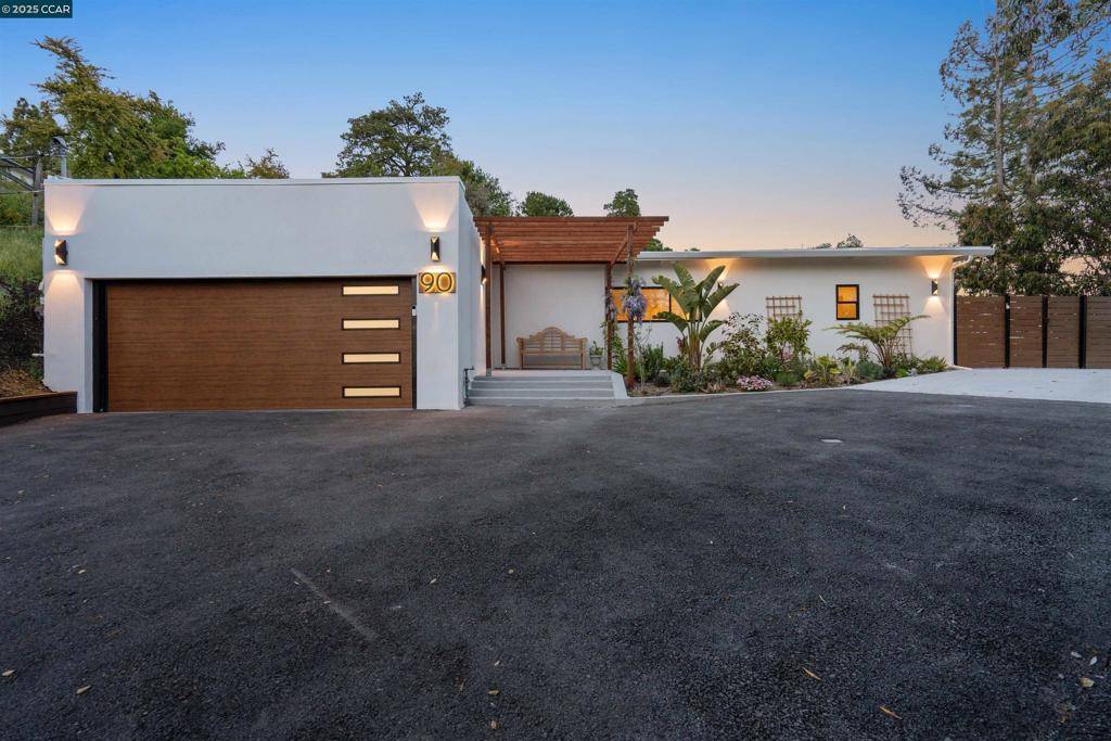 Orinda, CA 94563,90 Estates Dr
