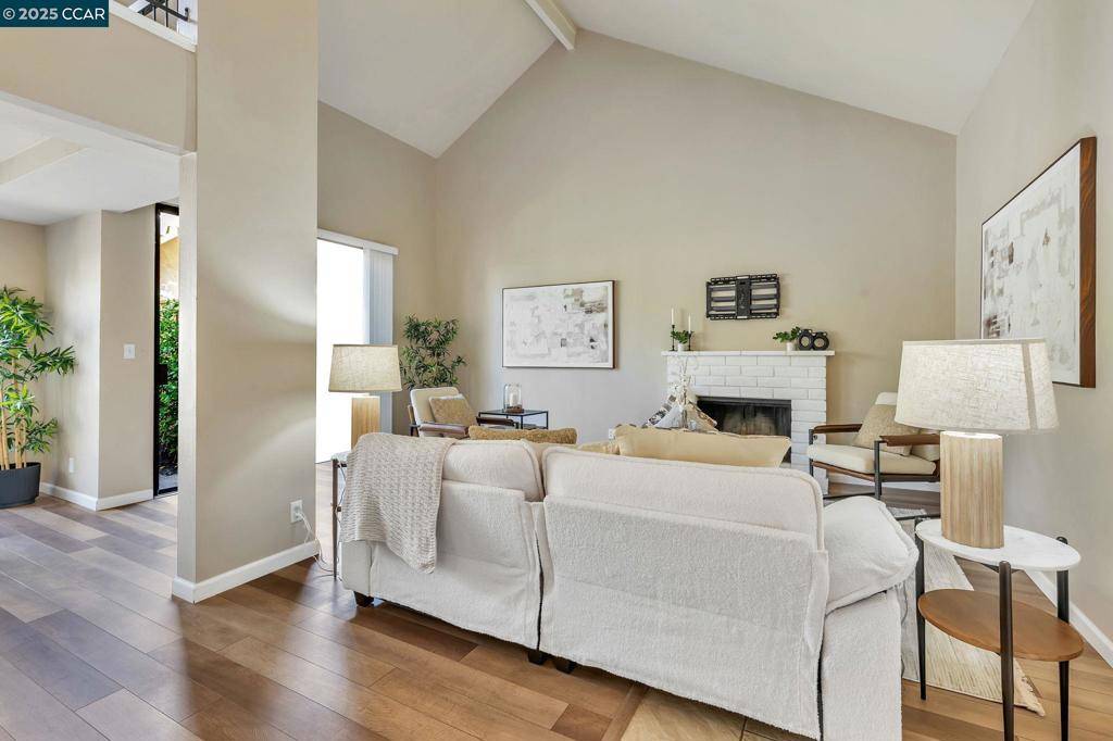 Walnut Creek, CA 94598,102 Northcreek Cir