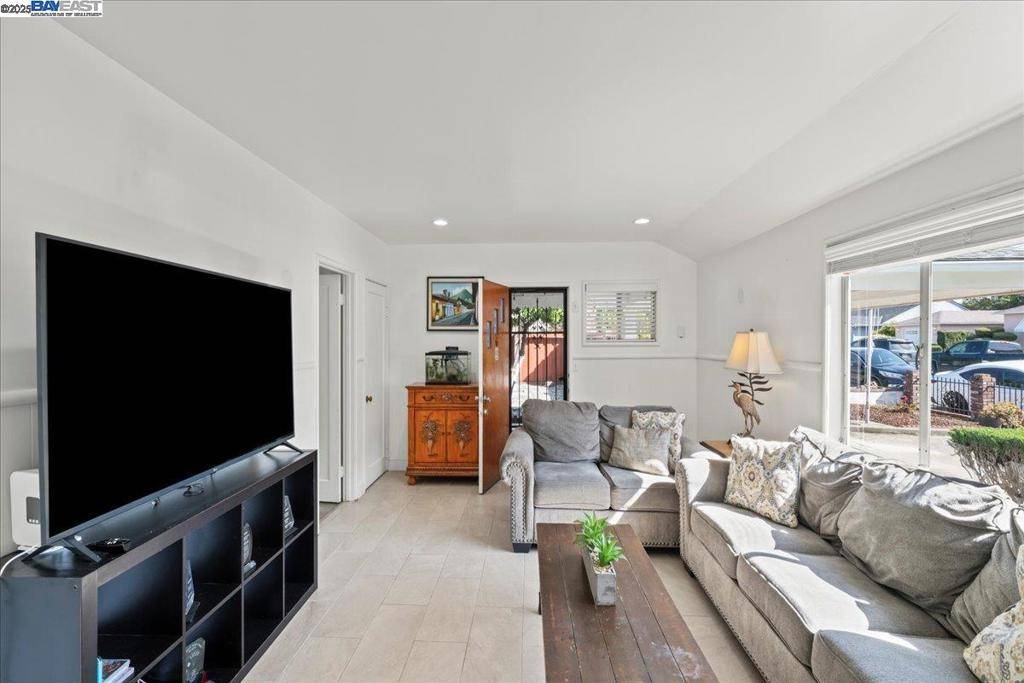 21953 Ada St Castro Valley, CA 94546