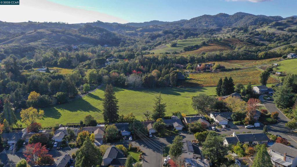 Napa, CA 94558,1080 Borrette Court