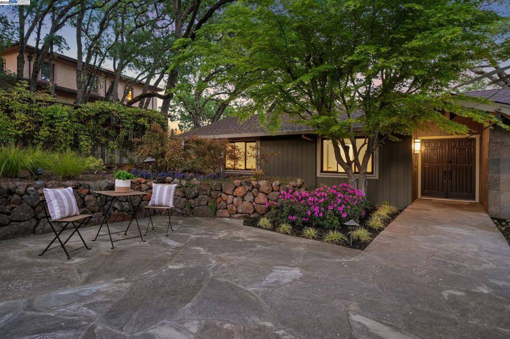 Alamo, CA 94507,361 Castle Crest Rd