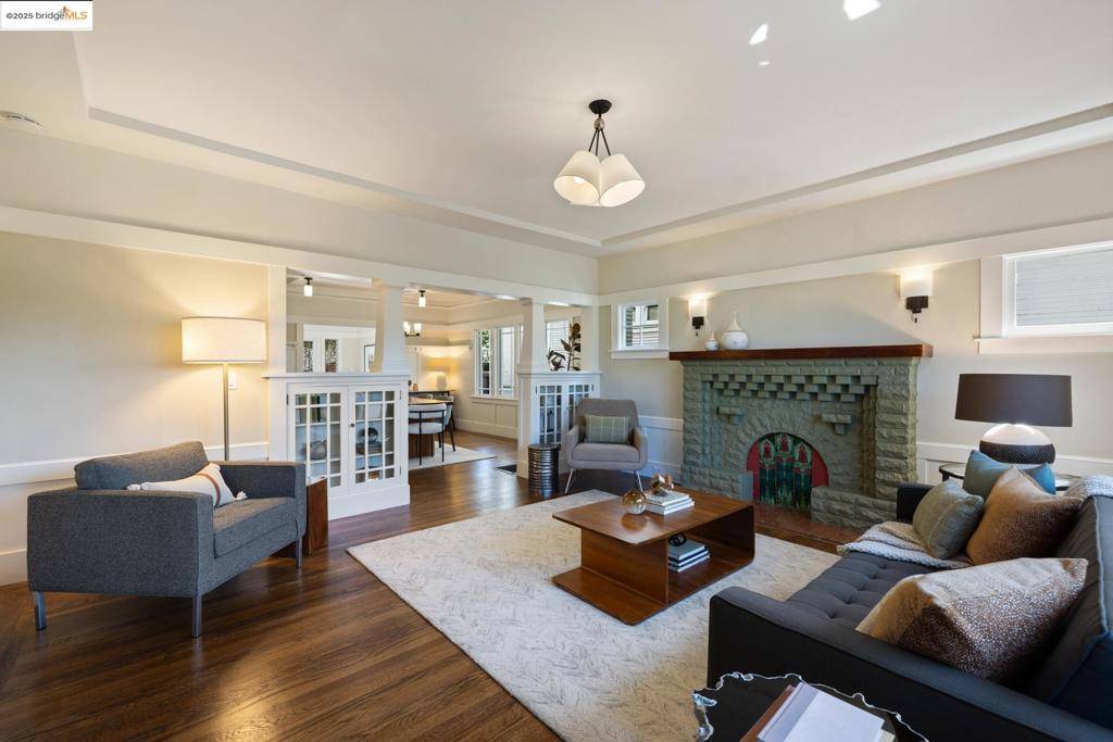 Berkeley, CA 94702,2733 Dohr St