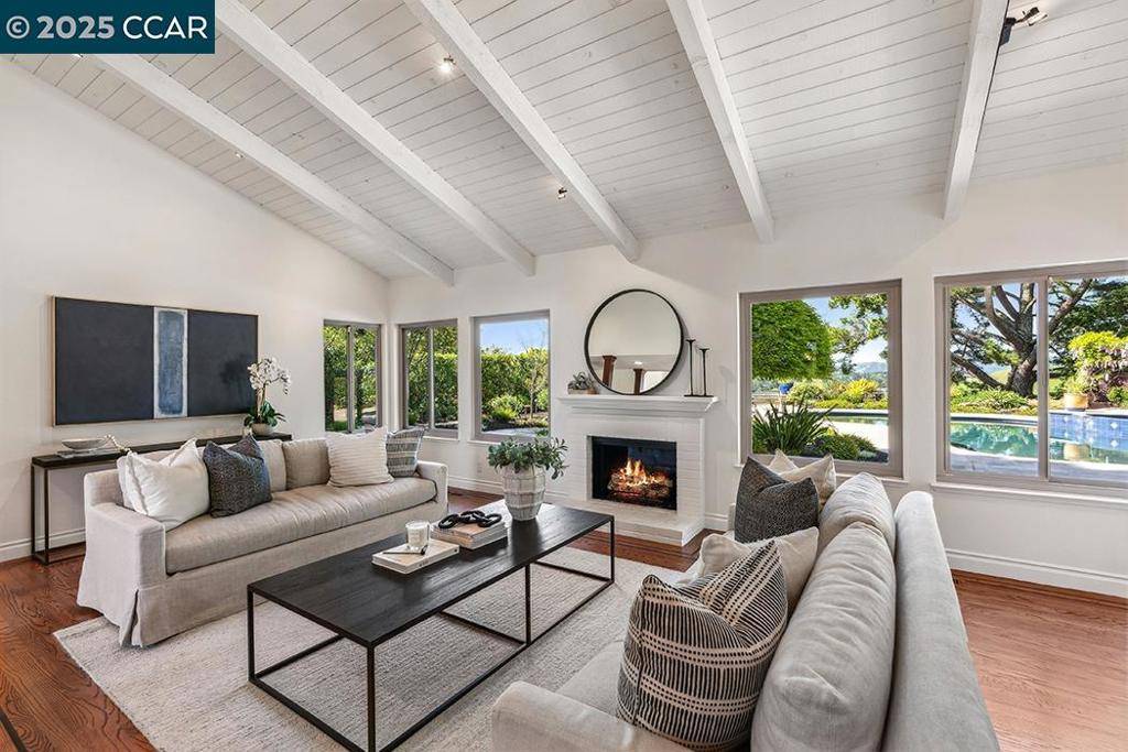 Moraga, CA 94556,247 Claudia Ct