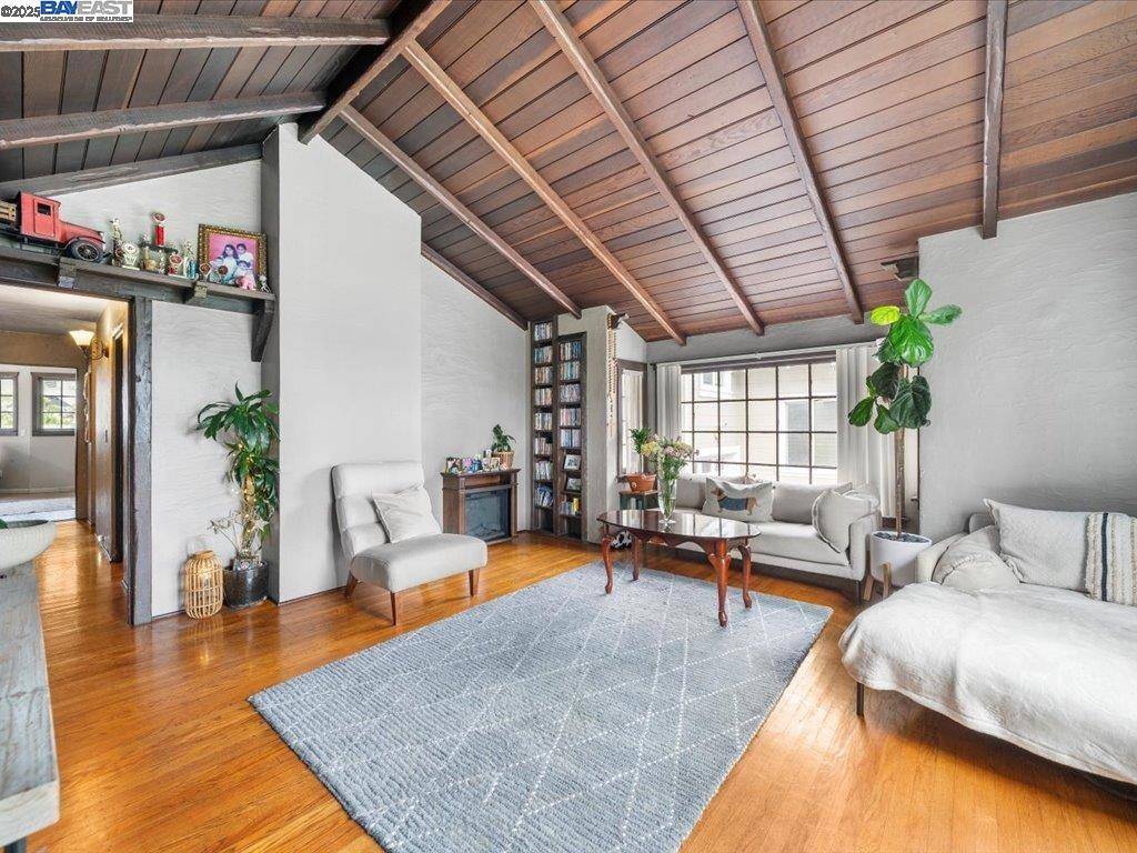 Oakland, CA 94602,2550 Pleasant St