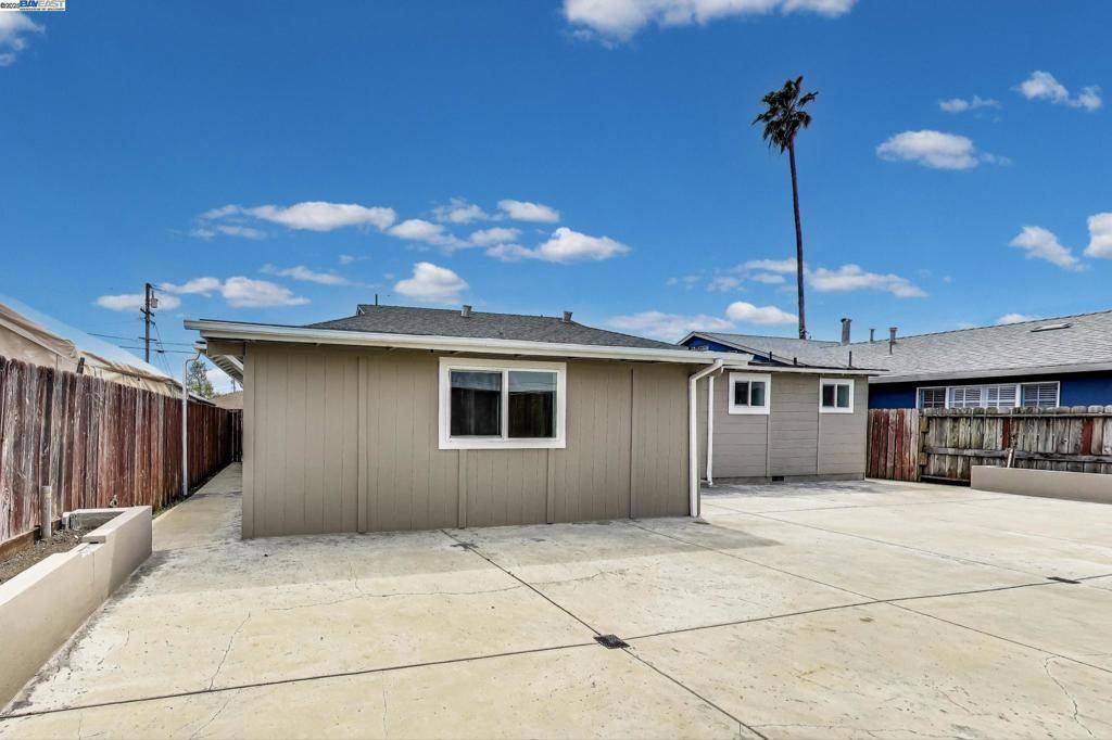 Hayward, CA 94542,370 CARSON DR