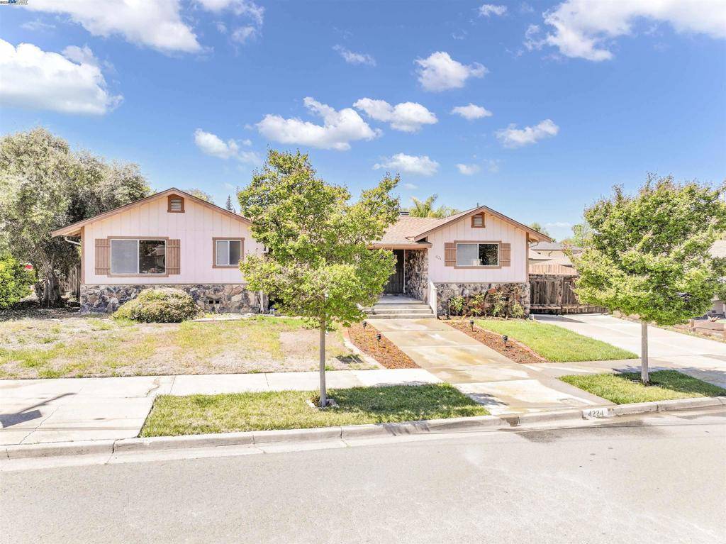 Pittsburg, CA 94565,4224 Campbell Dr